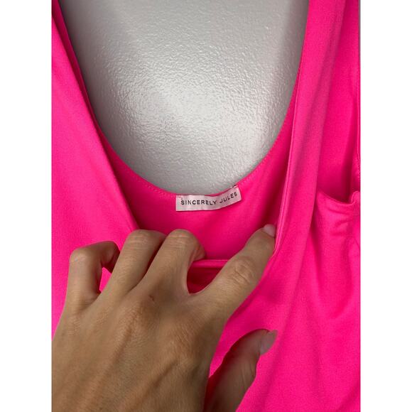Sincerely Jules Hot Pink Scoop Neck Cropped Tank Top Womens Size Small - Picture 3 of 4
